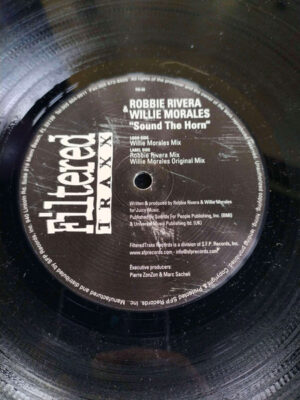Willie Morales & Robbie Rivera – Sound The Horn